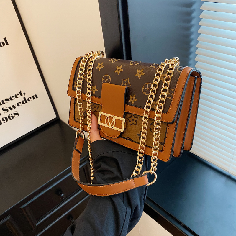 New Design chain bag European and American style, fashionable and high-end, light luxury, high appearance level, small square bag Free shipping