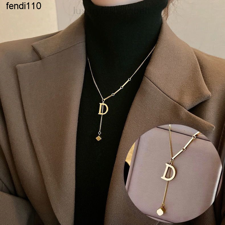 Pendant Necklaces 2025 Designer Necklace Pendant Luxury High Quality Pearl Necklace Temperament Elegant lady jewelry collar Wholesale of Paris brand accessories