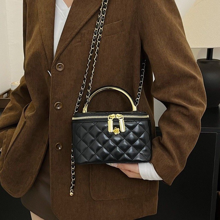 Free Shipping Luxury Bag Women's Trendy Quilted Chain-Handled Box Bag with Minimalist Design Versatile Crossbody & Shoulder Bag