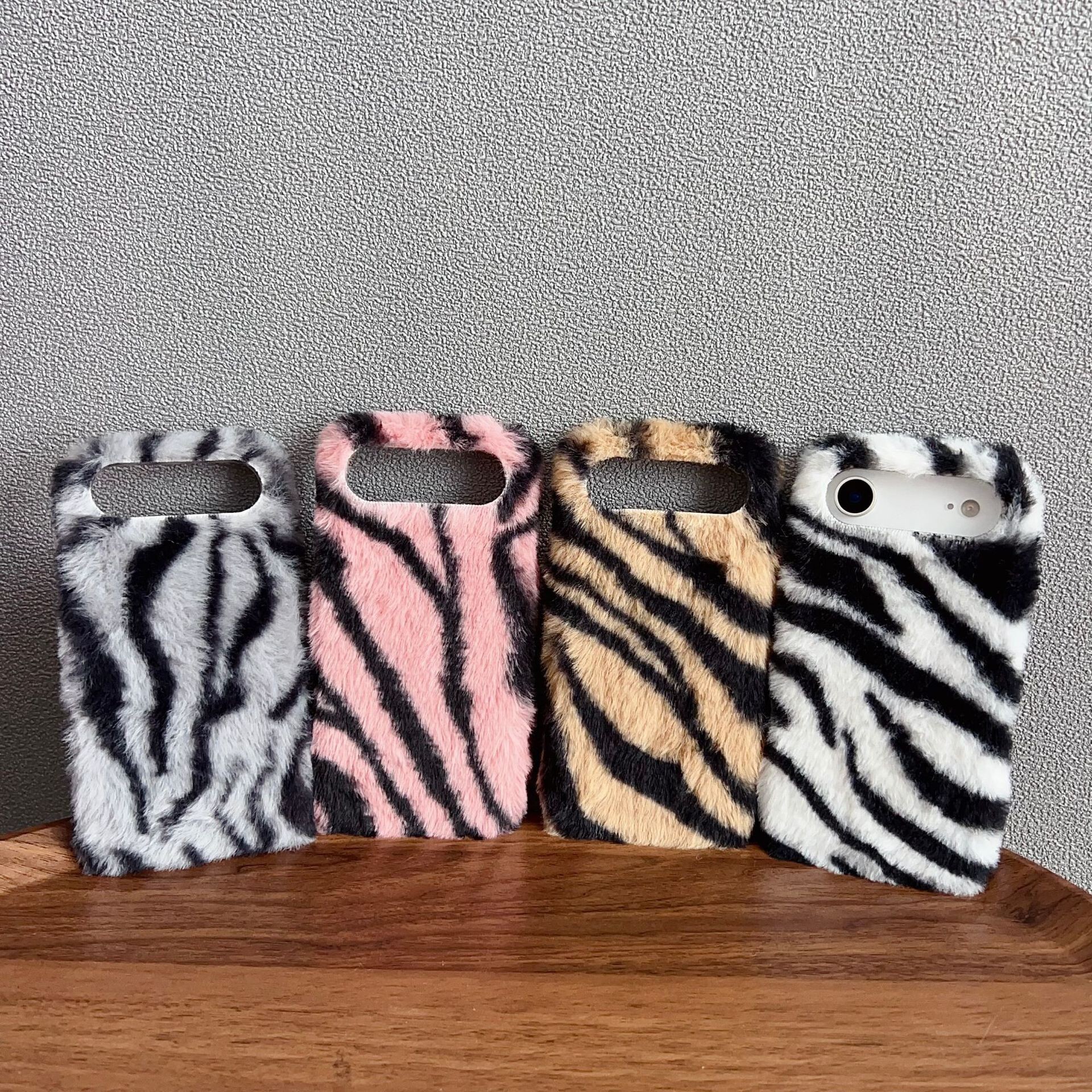 Plush Leopard Print Pattern Phone Case Iphone 17 Pro Max Compatible With Apple 16/15/14 Pro Warm Winter Soft Protective Cover