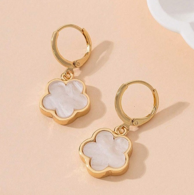 European And American Cross-Border Source New designer Lucky Clover Sweet Exquisite Fashion Simple Five-Leaf Flower free shipping Drop luxury Earrings