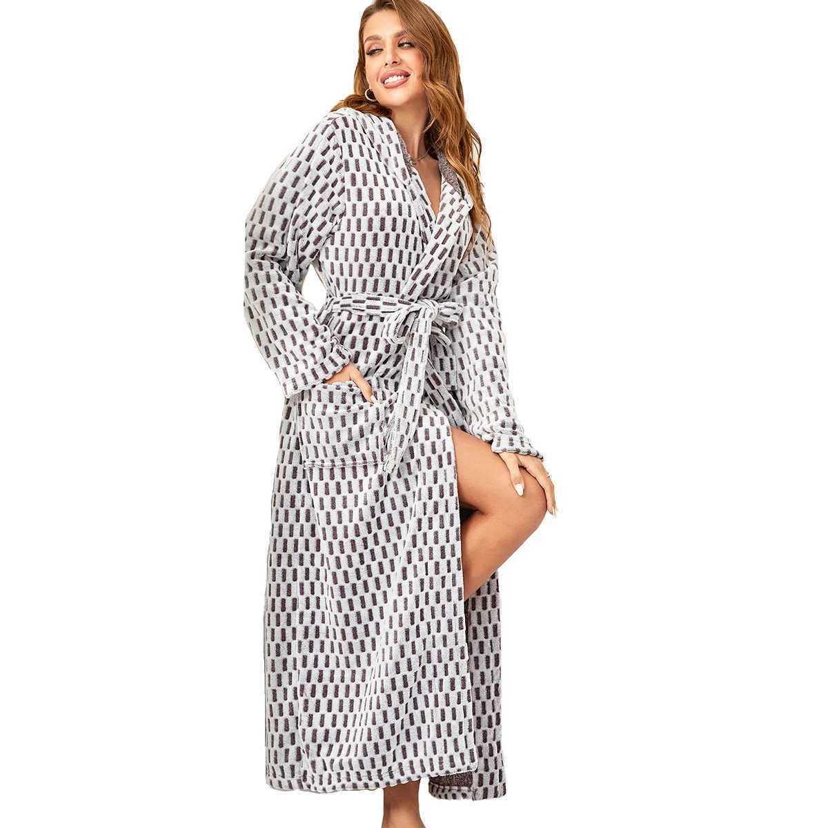 RONGTAI Womens Checkered Hooded Bathrobe Ladies Fleece Plush Warm Long Robes Fleece Nightgown Sleepwear C251202