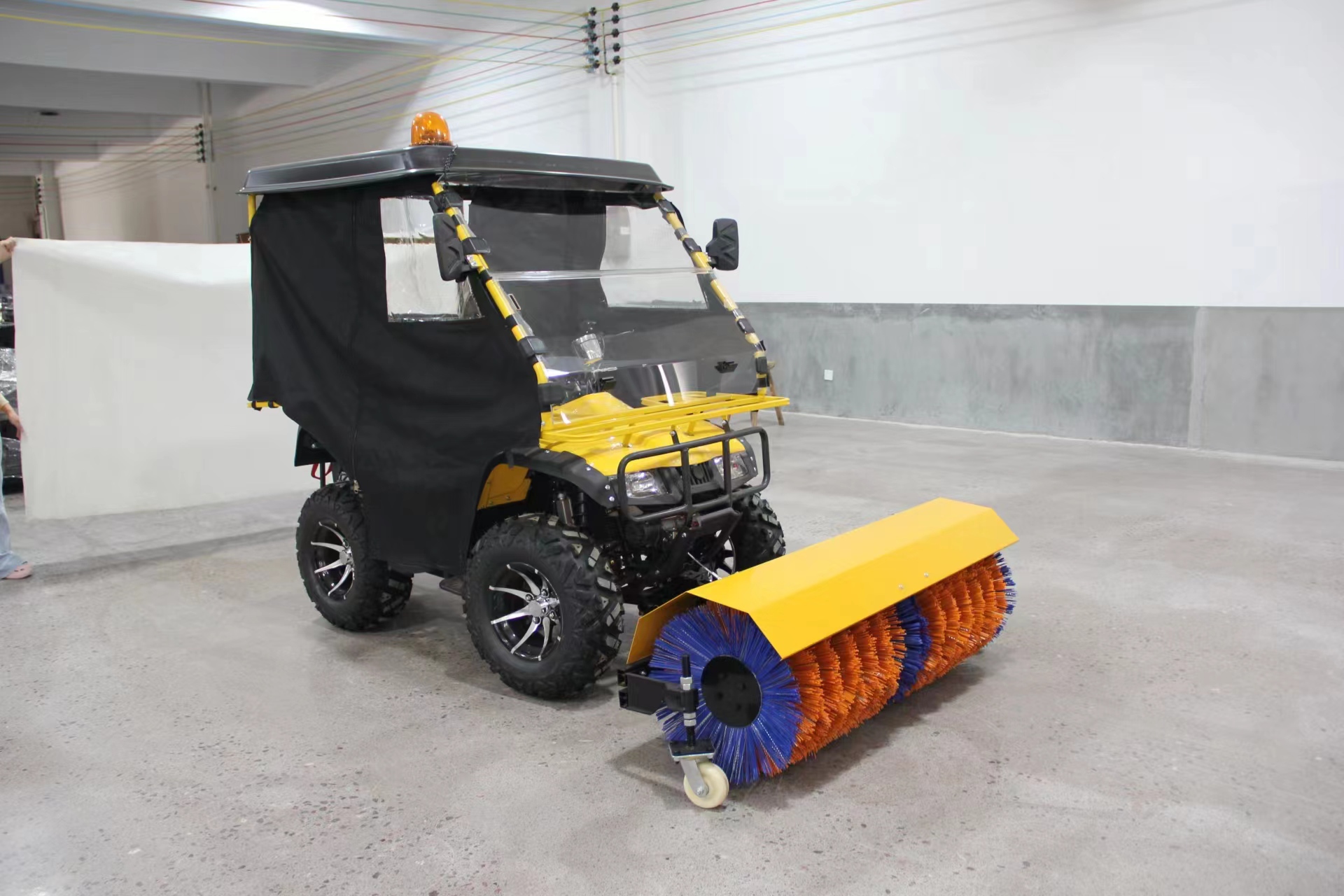 Professional Snowplow with LED Safety Lighting | YG Model Optimized for Denmark's Low-Light Conditions