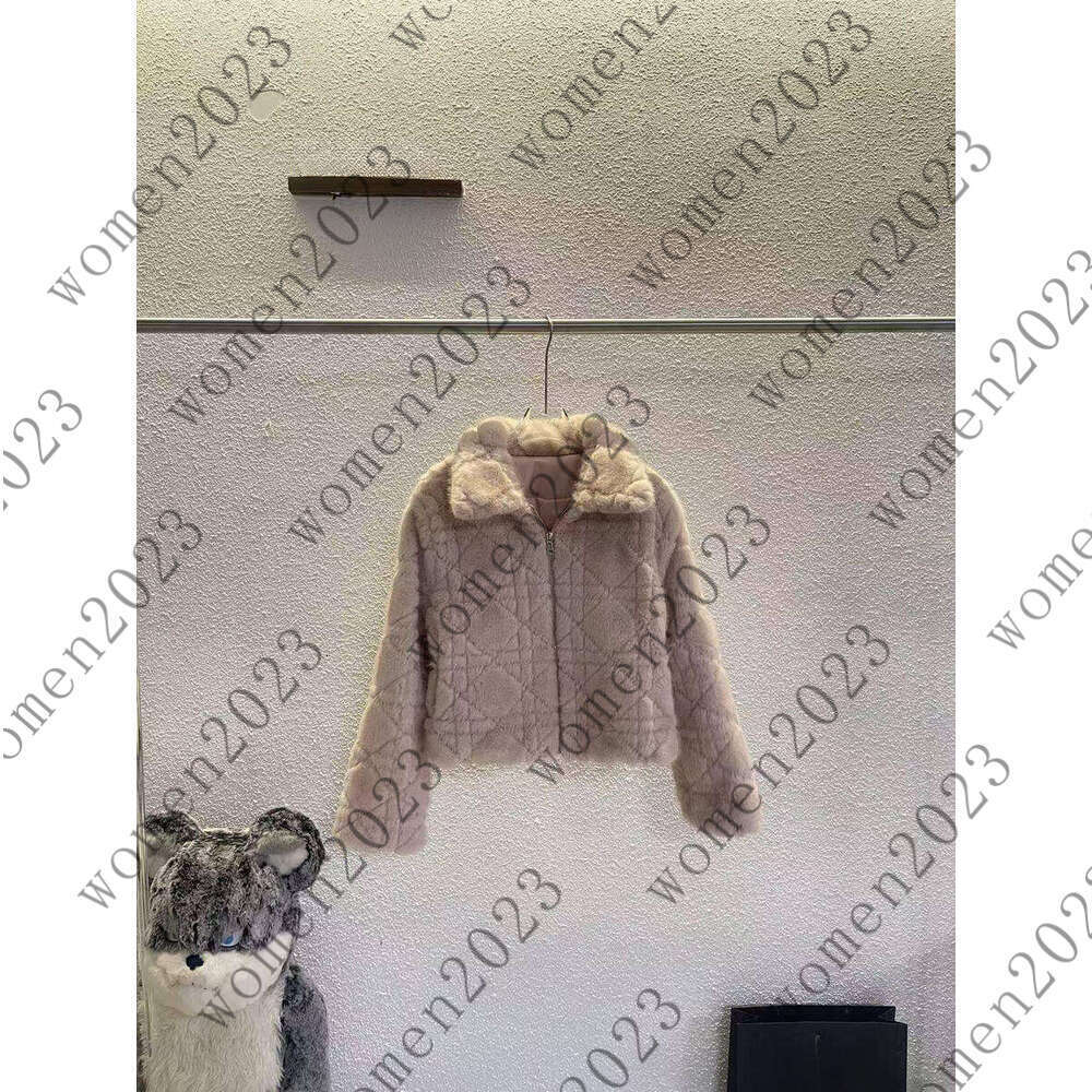 Exquisite Pink-Purple Women's Lamb Wool Coat Designer Style Soft Smooth Fabric Comfortable Wear Suitable for Autumn and Winter Daily Wear High-End Versatile