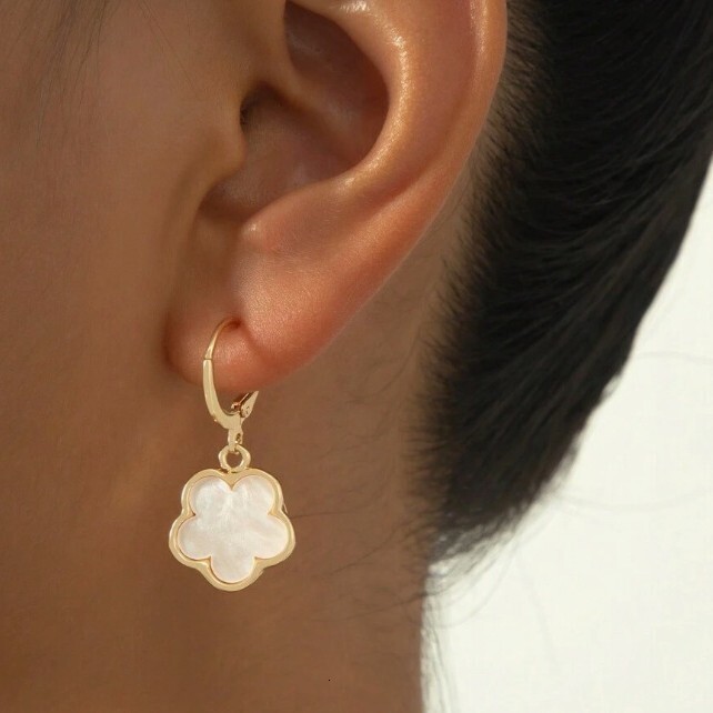 European And American Cross-Border Source New designer Lucky Clover Sweet Exquisite Fashion Simple Five-Leaf Flower free shipping Drop luxury Earrings