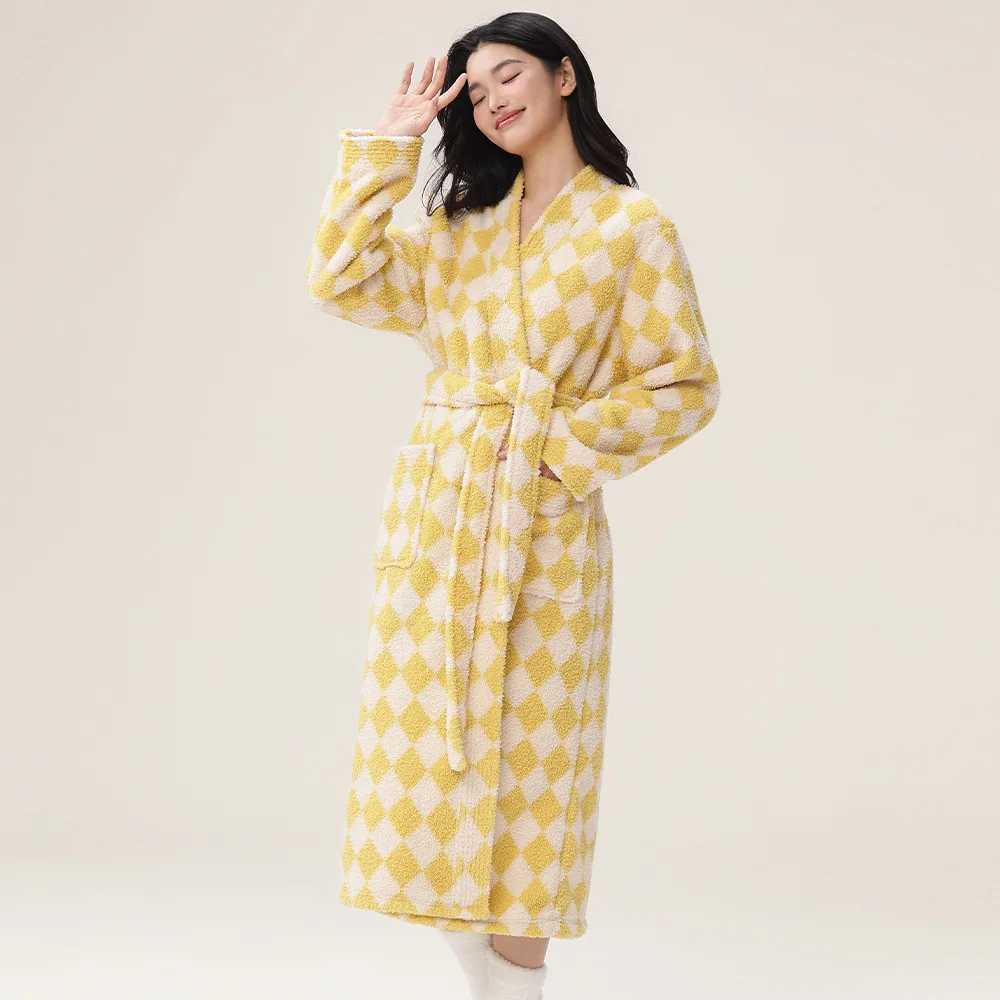 2025 New Couple Bathrobe Autumn and Winter Thick Long Pajamas Coral Fleece Home Clothes C251202