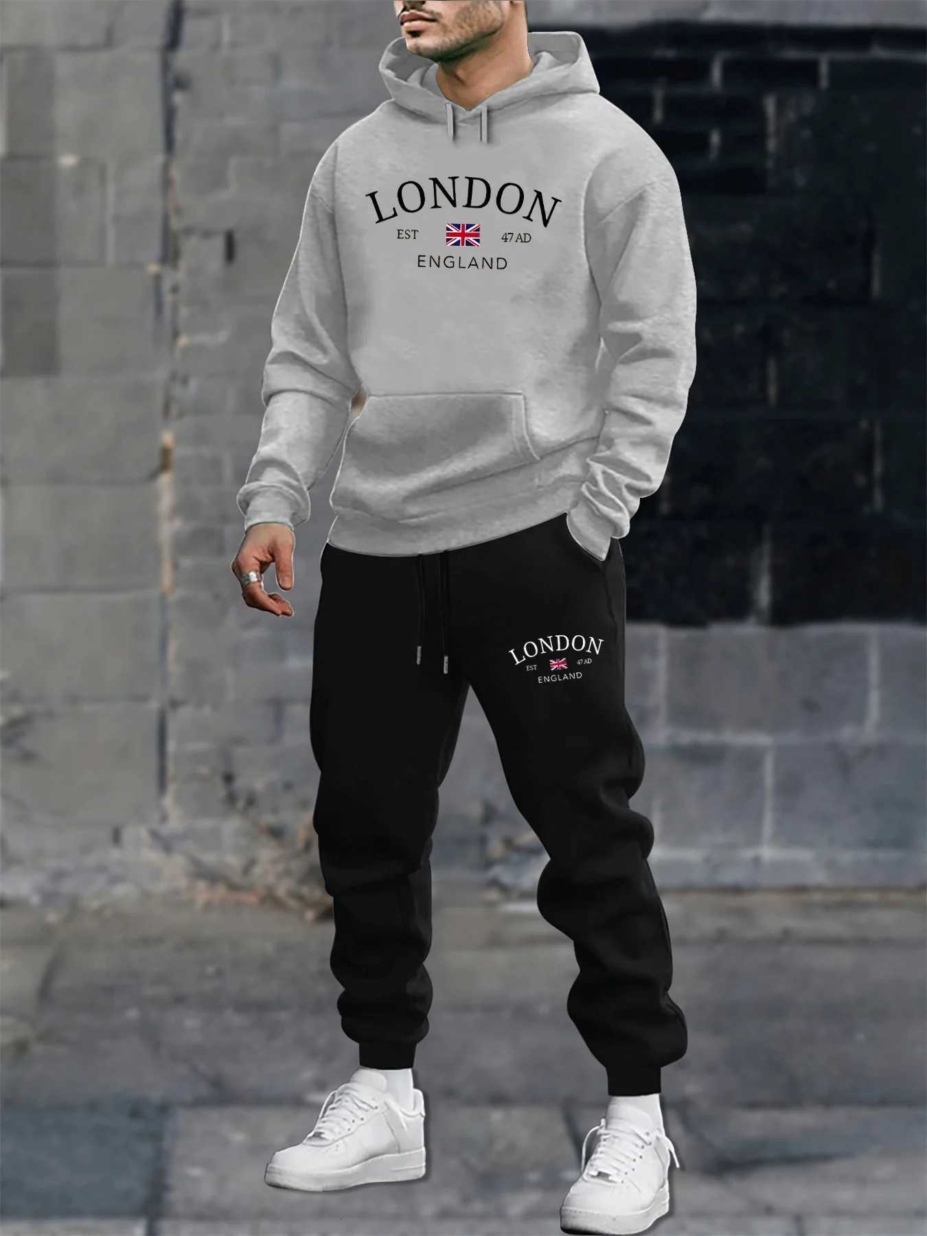 Mens autumn and winter casual fashion warm London England pattern print loose plush thick hooded sweatshirtsweatpants set W251202