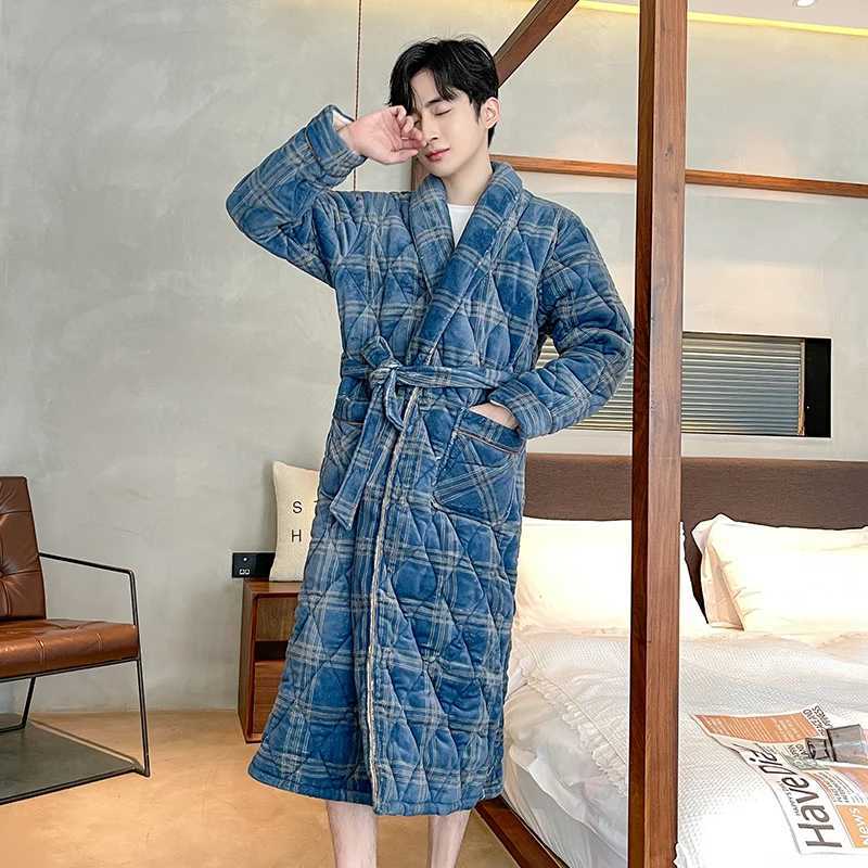 Winter Bath Robe Men Bathroom Robe Male Bathrobe Big Yards L-4XL Quilted Pajama Thick Long Spa Robe Shower Homewear Coral Fleece C251202