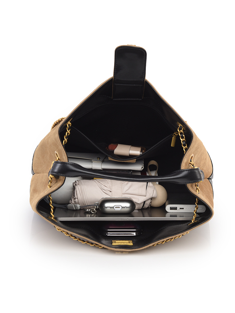 Ladies' handbag designer's new autumn and winter frosted bag, retro fashion, high-end sense, shoulder bag, large capacity commuting bag