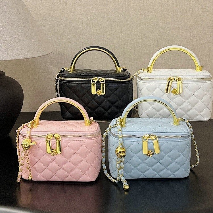 Free Shipping Luxury Bag Women's Trendy Quilted Chain-Handled Box Bag with Minimalist Design Versatile Crossbody & Shoulder Bag