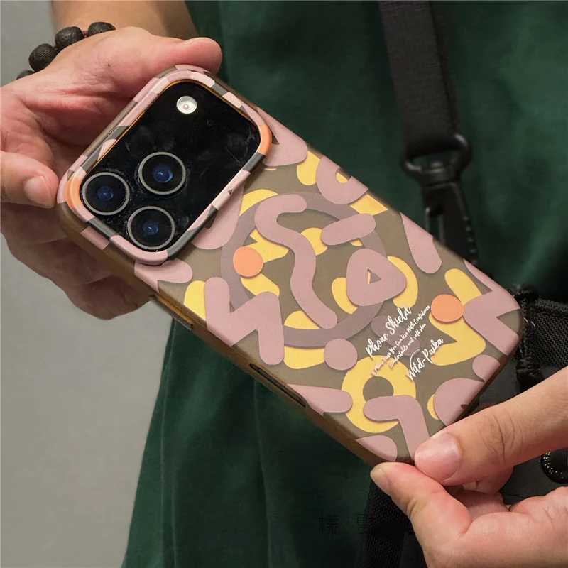 Trendy Graffiti Pattern for Wireless Charge Case For iPhone 17Air 17Pro 16 15 17Pro Max Matte Shockproof Magnetic Cover J251202