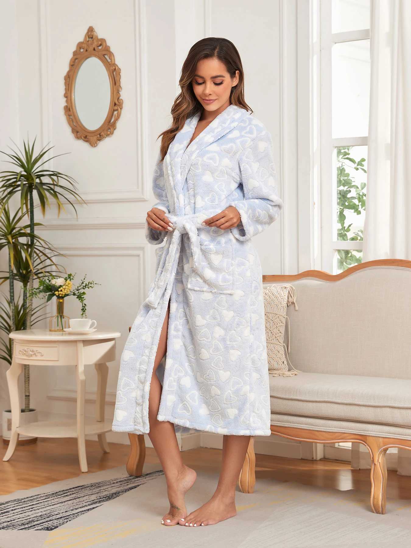 RONGTAI Womens Love print Bathrobe Ladies Fleece Plush Warm Long Robes Fleece Nightgown Sleepwear C251202