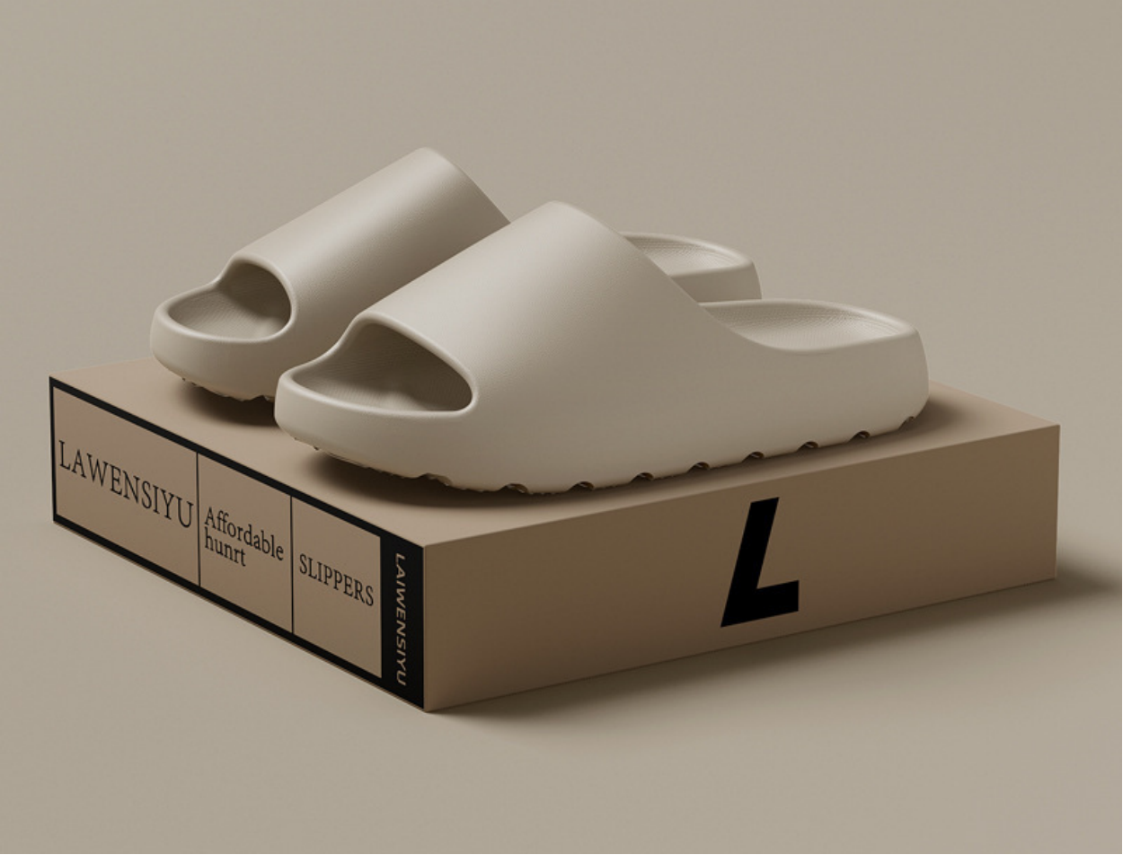 Men's slippers are worn both indoors and outdoors. They are wear-resistant, thick-soled and anti-slip. They are suitable for bathing in the bathr