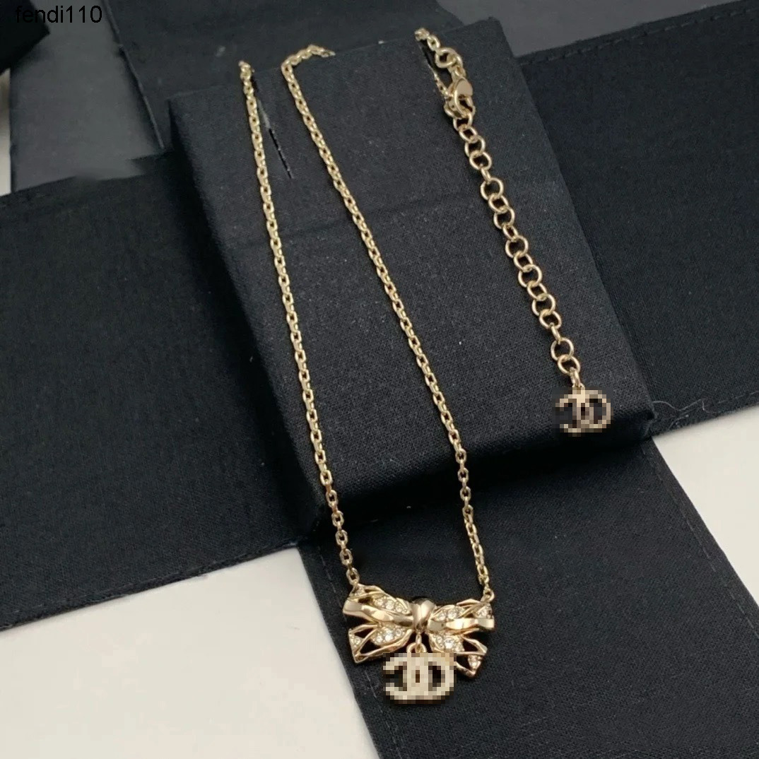 Pendant Necklaces Gold Bowknot necklace Letter C Lady Designer necklace High Quality Luxury Gift designer jewelry for wedding party Stainless Pendant Necklaces