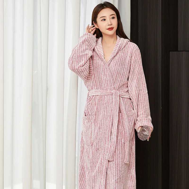 Unisex Autumn Stripe Bathrobe Hooded Coral Fleece Pink Grey Thicken Bath Robe Night Cozy Sleepwear Women Home Bathroom Clothes C251202
