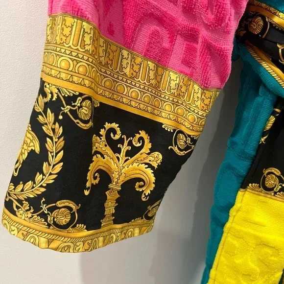 Luxury Plush Unisex Bathrobe with Sash Pockets Long Sleeves Elegant Ultra-Soft Home Spa Robe for Couples Adults C251202