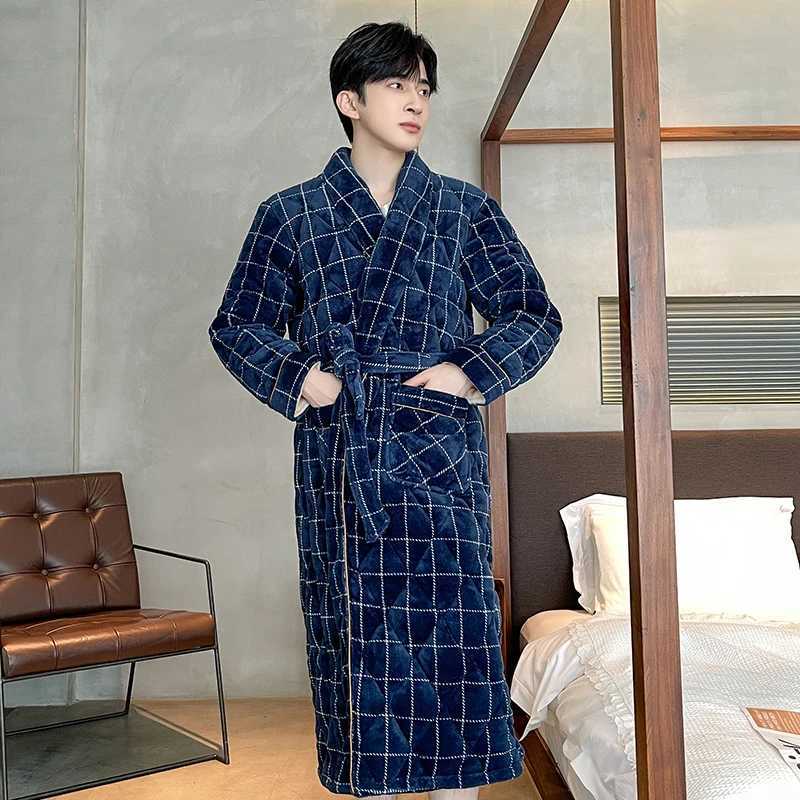 Winter Bath Robe Men Bathroom Robe Male Bathrobe Big Yards L-4XL Quilted Pajama Thick Long Spa Robe Shower Homewear Coral Fleece C251202