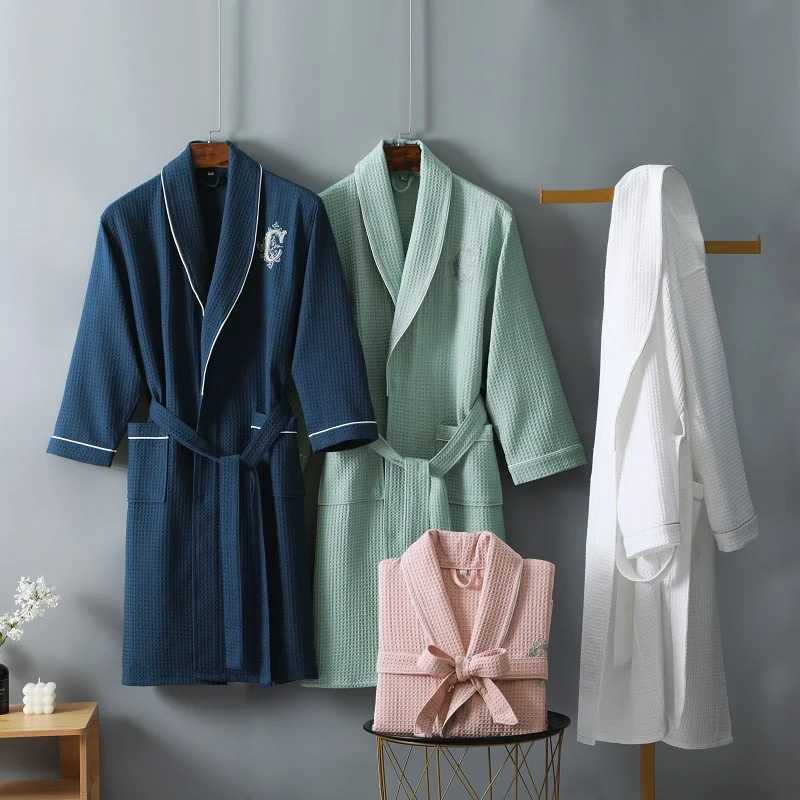 Top Quality Autumn Winter Bathrobes Couple Towel Terry Cotton Robe Mens Elegant Five-star Hotel Home Wear Bath RobeAbsorb Water C251202