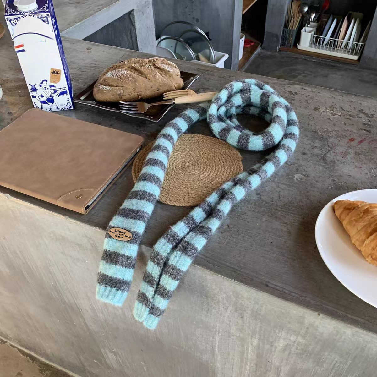 Long and narrow scarf, hip-hop, small batch, fashionable, striped, leather label, knitted scarf, suitable for both men and women, XJ251028