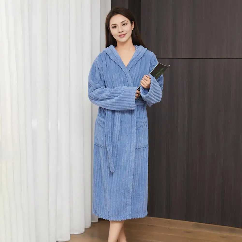 Fleece Robe Cozy Sherpa Hooded Robe with Pockets Belt Plush Fleece Spa Bathrobe for Women Warm Nightgown for Winter Comfort C251202
