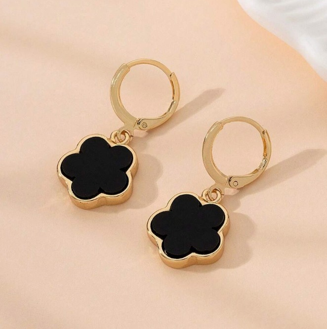 European And American Cross-Border Source New designer Lucky Clover Sweet Exquisite Fashion Simple Five-Leaf Flower free shipping Drop luxury Earrings