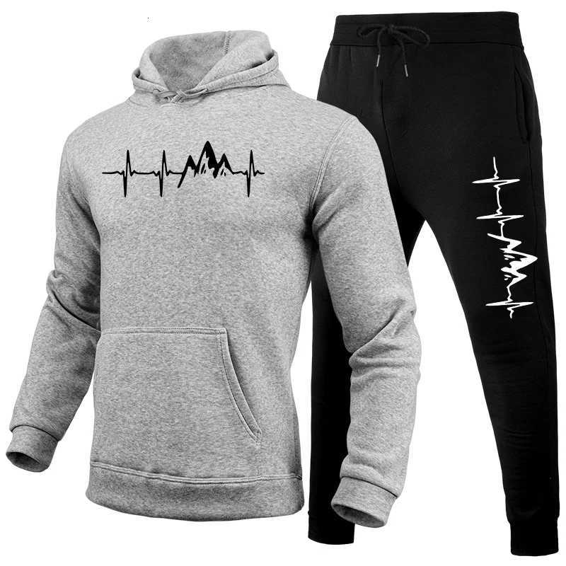 Fashion Hot Sale Mens Tracksuit Outdoors Men Daily Comfortable Hooded Sportswear and Sweatpants Man Sports Suits Jogging Simple W251202