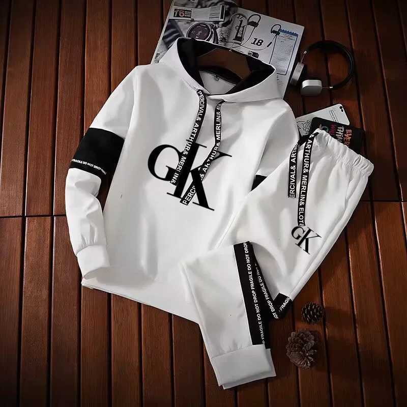 Mens Luxury Printed Spring and Autumn New Casual Solid Color Sports ShirtSports Pants 2-piece Mens Outdoor Sports Set W251202