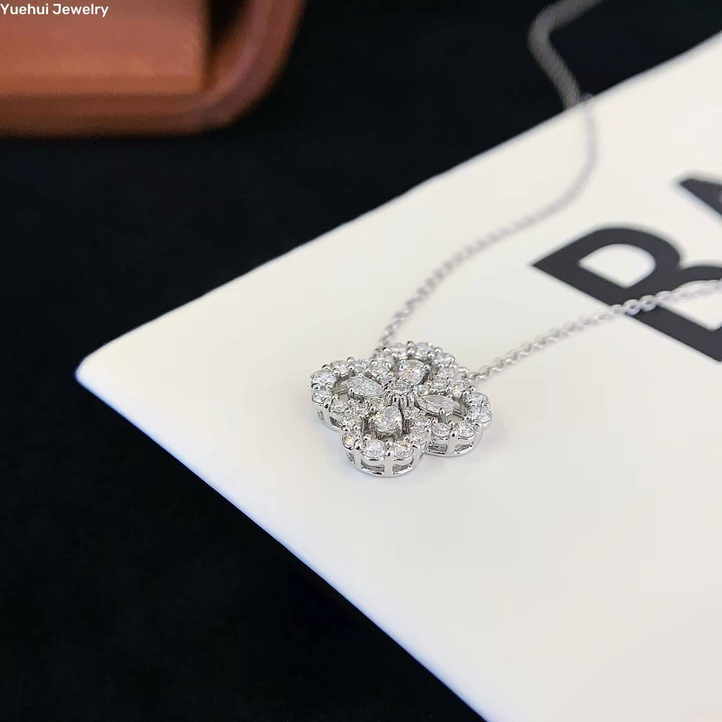 Classic Style Rhodium Plating Four Leaf Clover Design 18k Solid Gold Lab Grown Diamond Pendant Necklace for Womens Gift