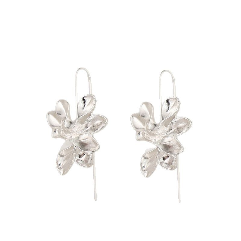 Amazon free shipping Cross-Border Retro Palace Style Flower Alloy designer Elegant luxury Personality Fashionable Temperament Earrings For Women