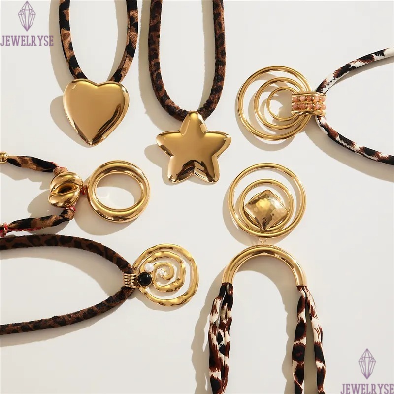 leopard-print silk scarf heart necklace designer for woman stainless steel circle pendant necklaces beach daily outfit jewelry birthday friend family 