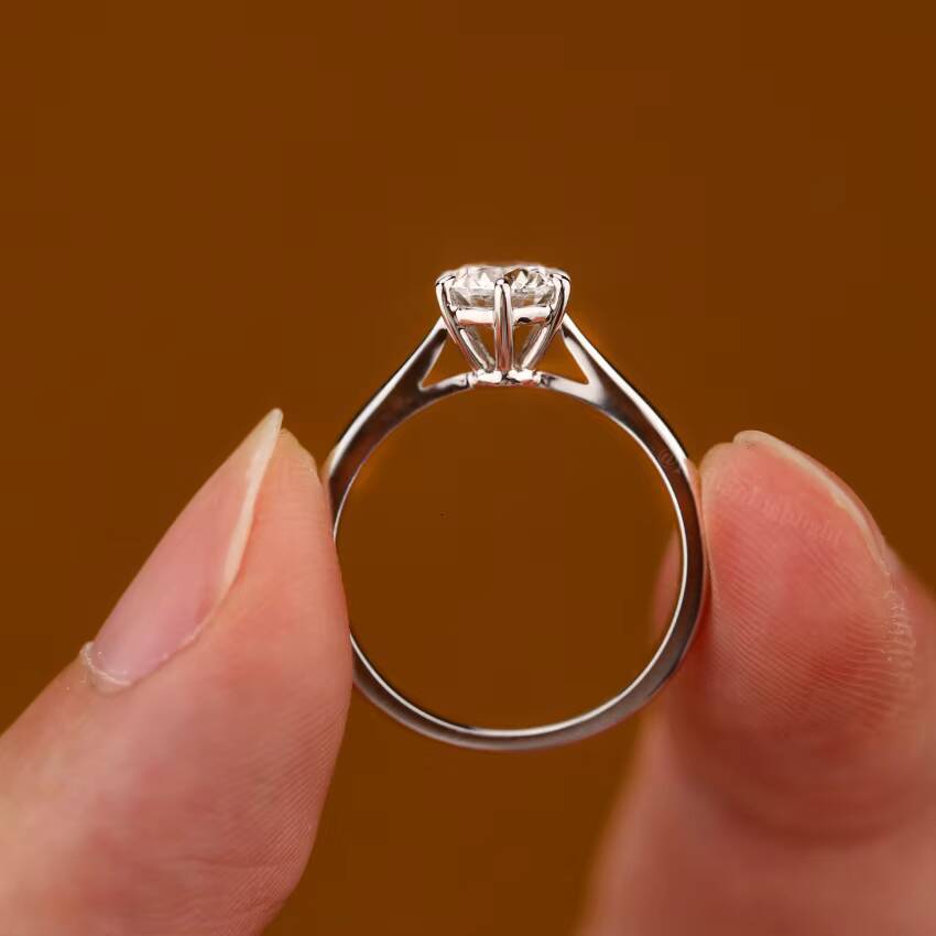 Customizable 18K Gold Laboratory Diamond Ring Round-cut Diamond Ring for Womens Wedding Engagement Ring for Women