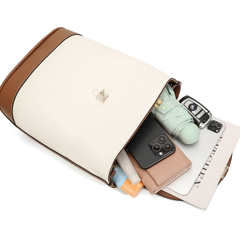 Sewafox Travel backpack, ladies' commuting leather new fashionable backpack, casual simple and lightweight small backpack