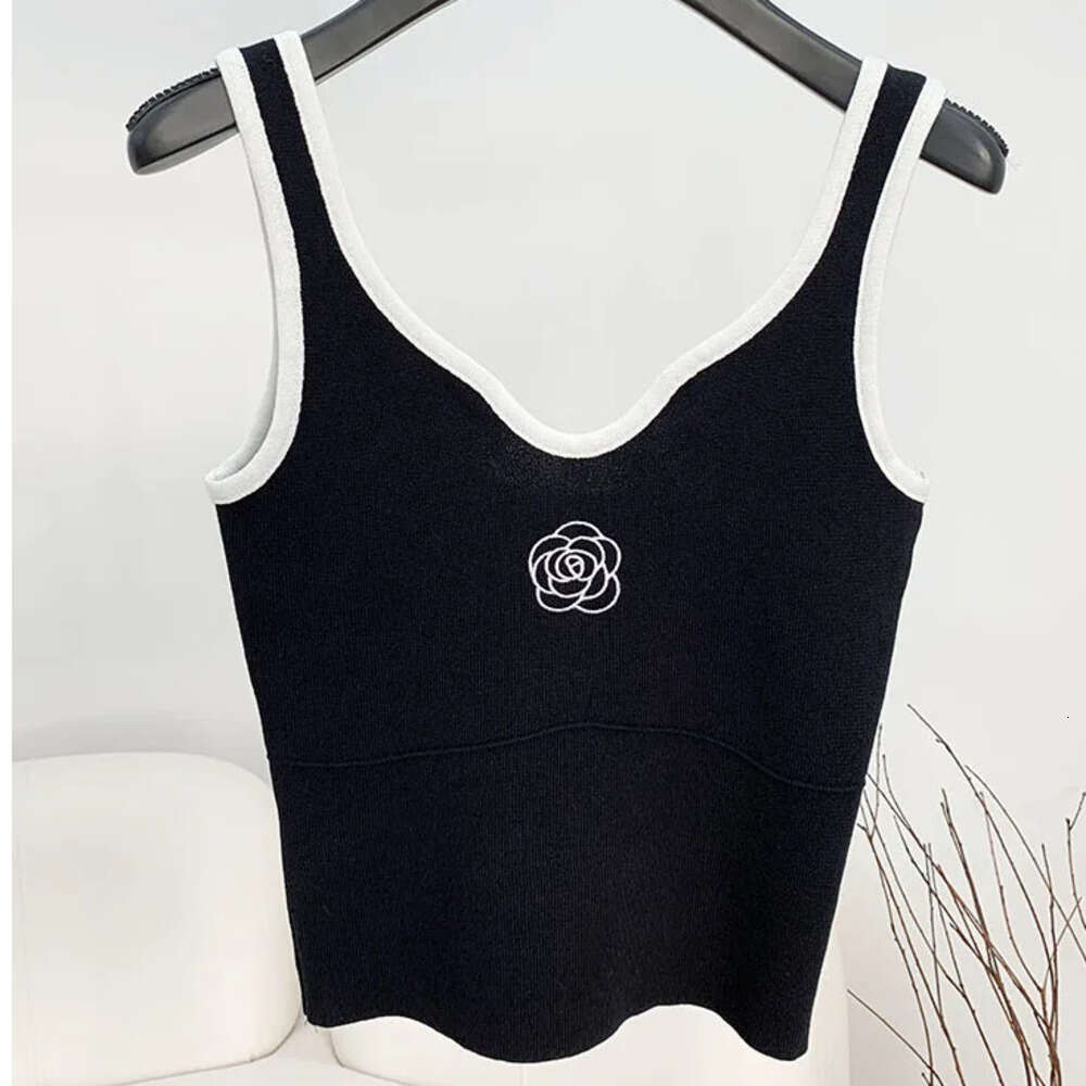 Chic Floral Embroid… - image