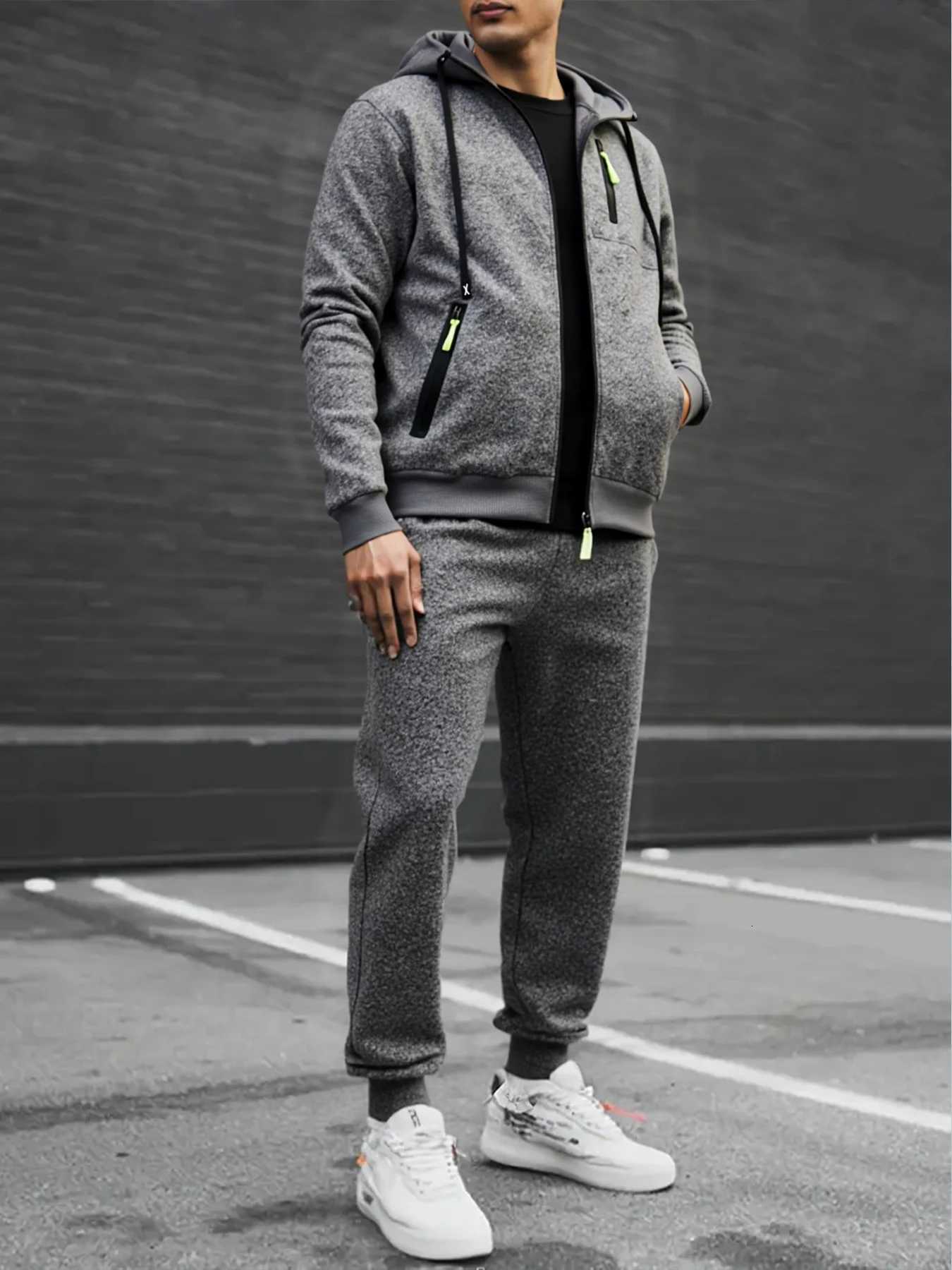 Autumn Mens Sportswear Solid Color Solid Color Zipper Hooded Pocket Jacket and Drawstring Trousers New Sports Clothing Set W251202