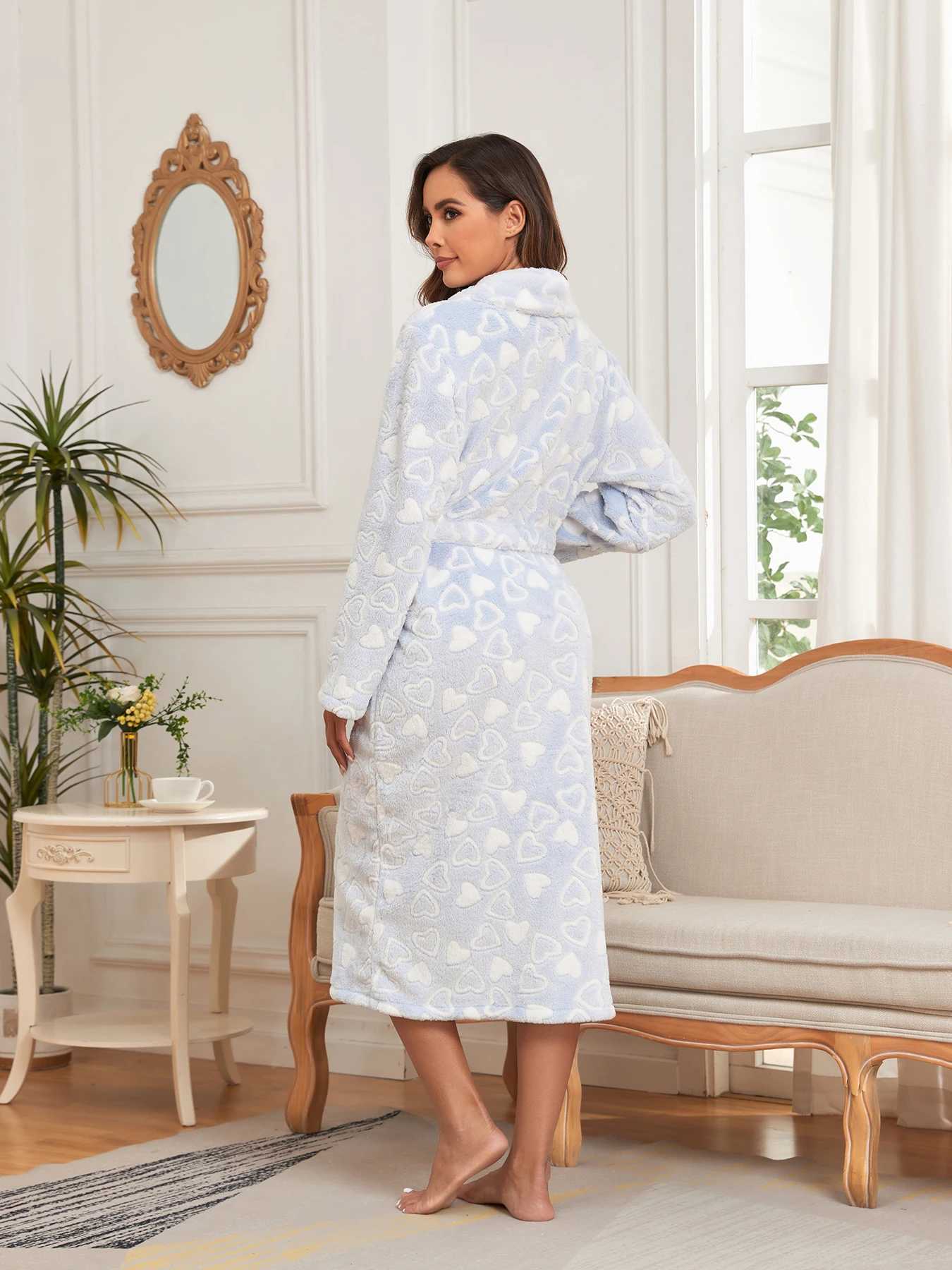 RONGTAI Womens Love print Bathrobe Ladies Fleece Plush Warm Long Robes Fleece Nightgown Sleepwear C251202