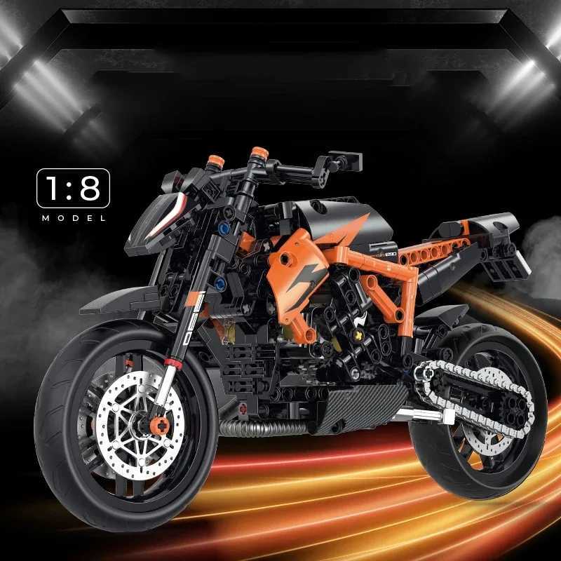 18 Motorbike Model Building Blocks Sets Racing Moto Bricks Toys Kids Boys Children Birthday Gifts Adt MOC Technical 579Pcs C251203