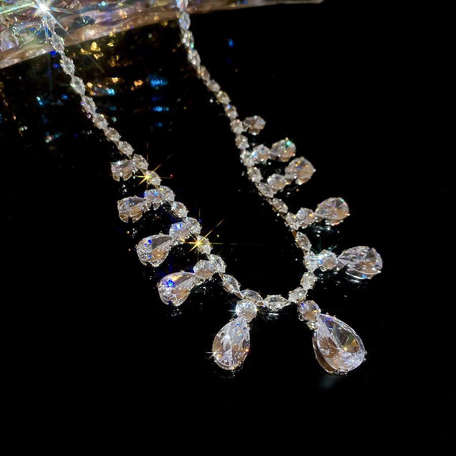 Zircon Water Drop Tassel Necklace Earrings Palace Style Light Luxury High-end Jewelry Set Elegant Temperament Versatile Accessories - view 6
