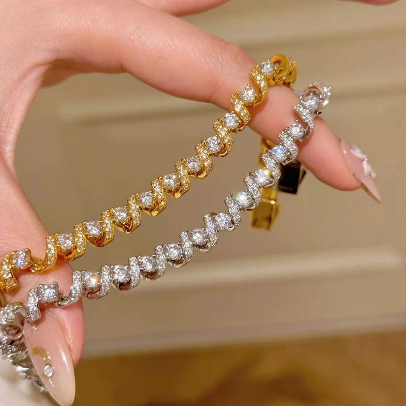 18K Real Gold Plated Zircon Twisted Splicing Light Luxury High-end Bracelet Vintage Temperament Niche Jewelry for Women - view 4