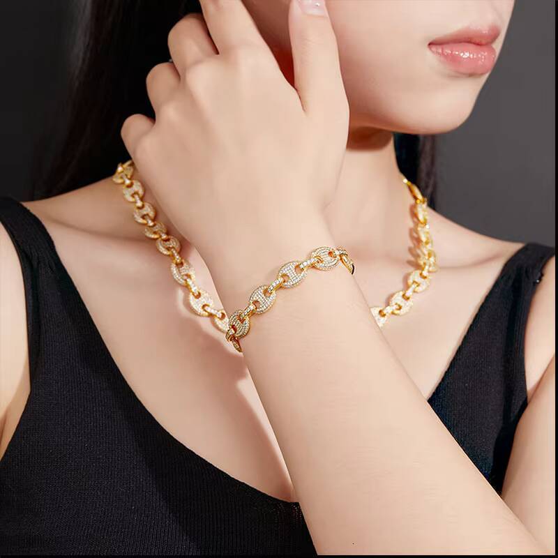 Iced Out Moissanite Pig Nose Bracelet S925 Silver with 18K White Gold Plating D Color VVS Unisex Hip Hop Jewelry Bracelet