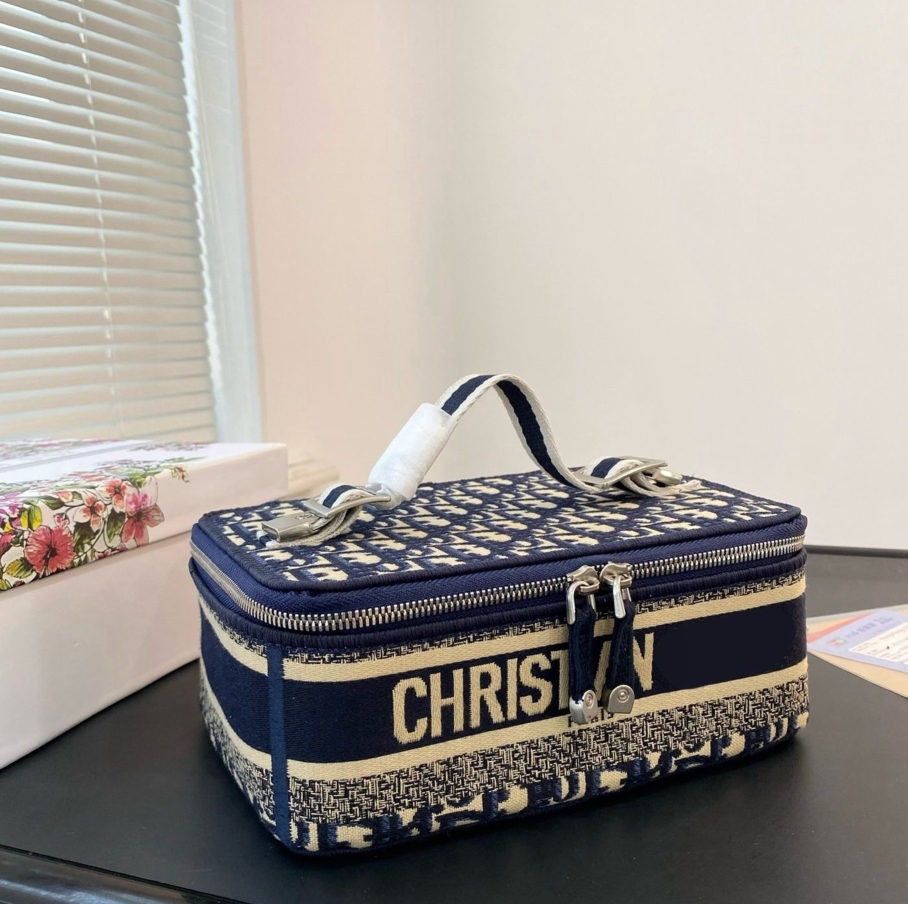 Designer Cosmetic Bags Women Vanity Cases makeup Box Top Quality Leather mini Chain Handbag Tote Crossbody Shoulder Luxury Purse 2025