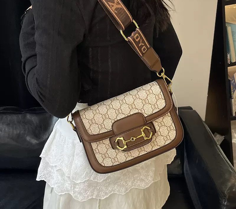 Designer Crossbody Messenger Bags Fashion Shoulder Handbags Women Chain Letter Bag Wallet Purse Metallic Totes luxury