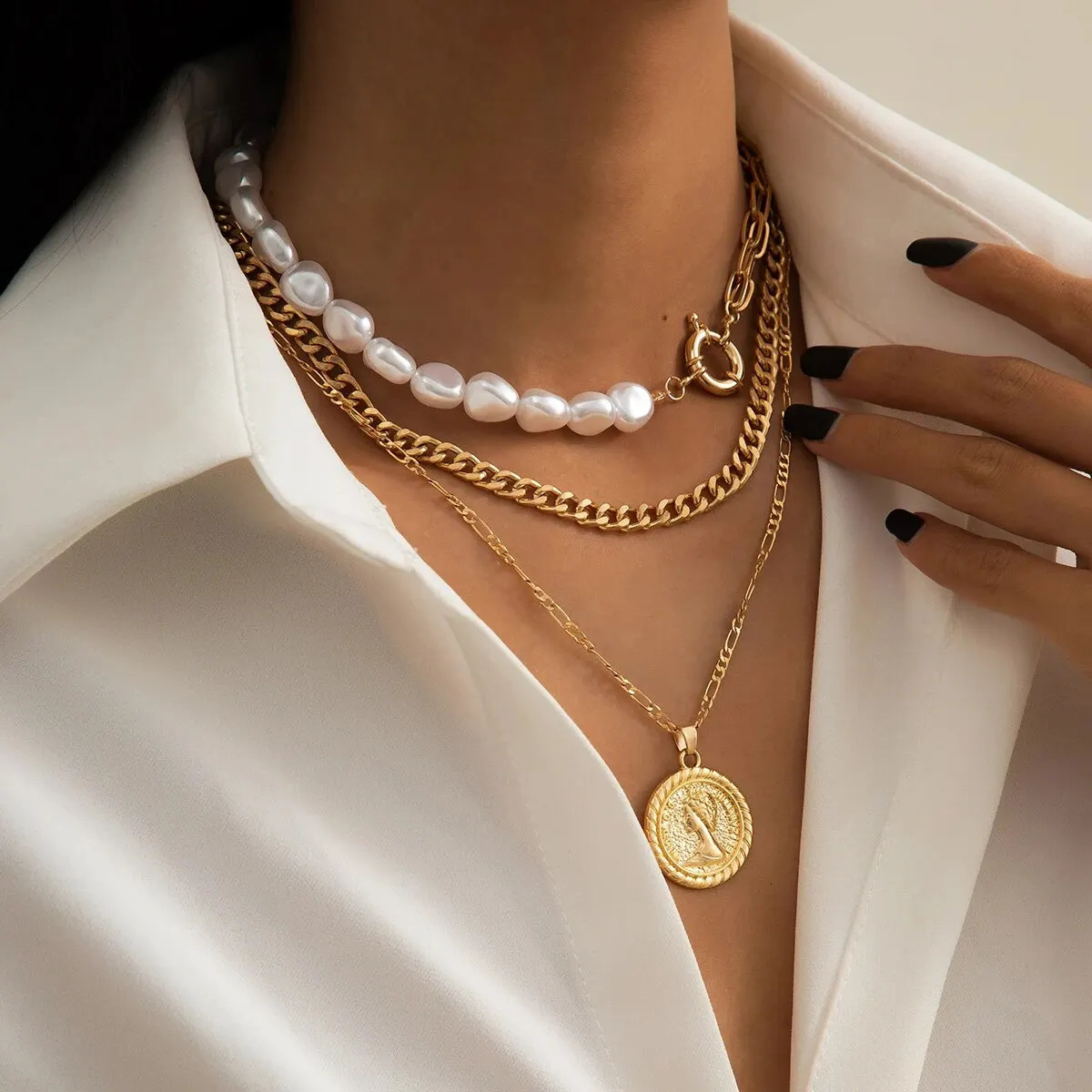 3Pcs/Set Goth Baroque Pearl Coin Portrait Pendant Choker Necklace for Women Vintage Link Chain Aesthetic Wed Jewelry 251202 - view 3
