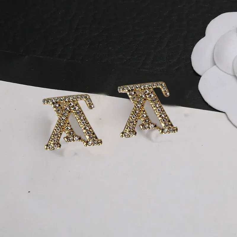 Brand Designers Letter Earrings Stud Women Earring for Wedding Party Jewelry Accessories Gift