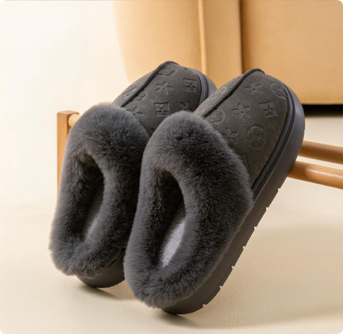 Free Shipping Winter Designer New Style Cotton Slippers Plush Warm Thick Sole Couple Home Shoes Outdoor Comfort Versatile Plush Slippers Hot Sale