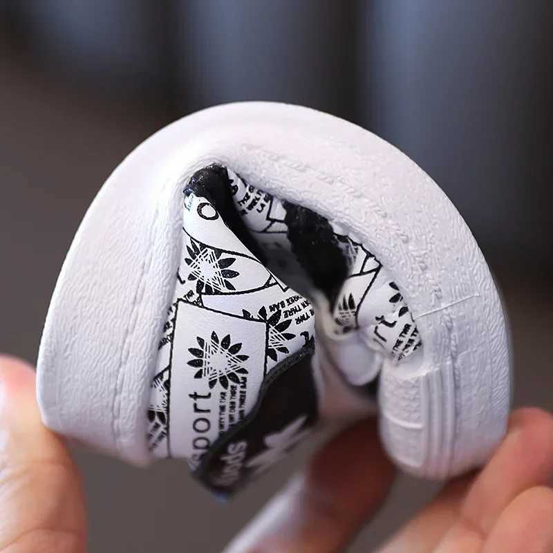 Childrens Sneakers Kids Fashion Design White Non-slip Casual Shoes Boys Girls Hook Breathable Sneakers Toddler Outdoor Shoes C251203