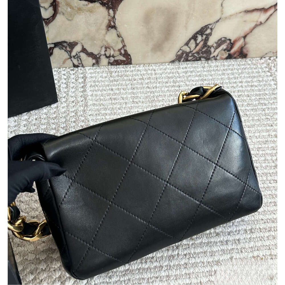 Luxury Designer bag 27cm17 Latest leather chain lattice bag 2026 Women Trending Leather Autumn Handbags Fashion Tote Purse Shoulder Bag High Quality C