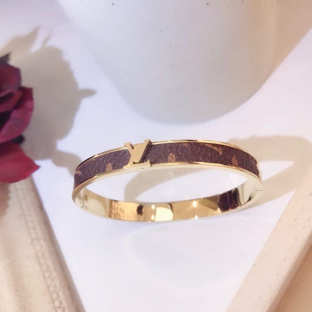 2025 Classic Leather Bangle bracelet designer bracelet Brand Luxury Jewelry Women Gift Bangle with Box Birthday Wedding Party Charm Bracelet