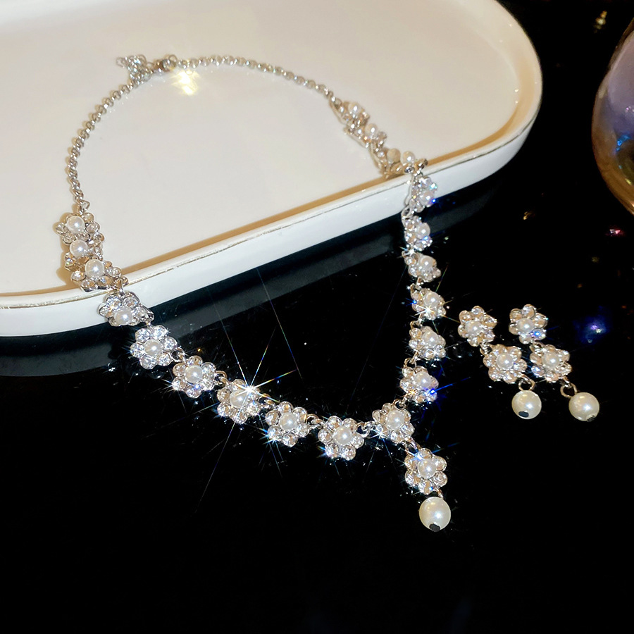 Diamond-encrusted Flower Pearl Tassel Earrings Necklace Palace Style Elegant Versatile Jewelry Set Light Luxury High-end Accessories - view 8