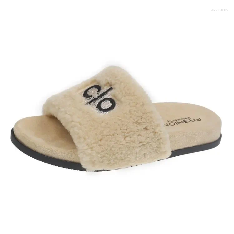 Slippers Women's Plush Slip-On Flat Bottom Letter Cotton Indoor Outdoor Wear Autumn Winter Soft Fashionable