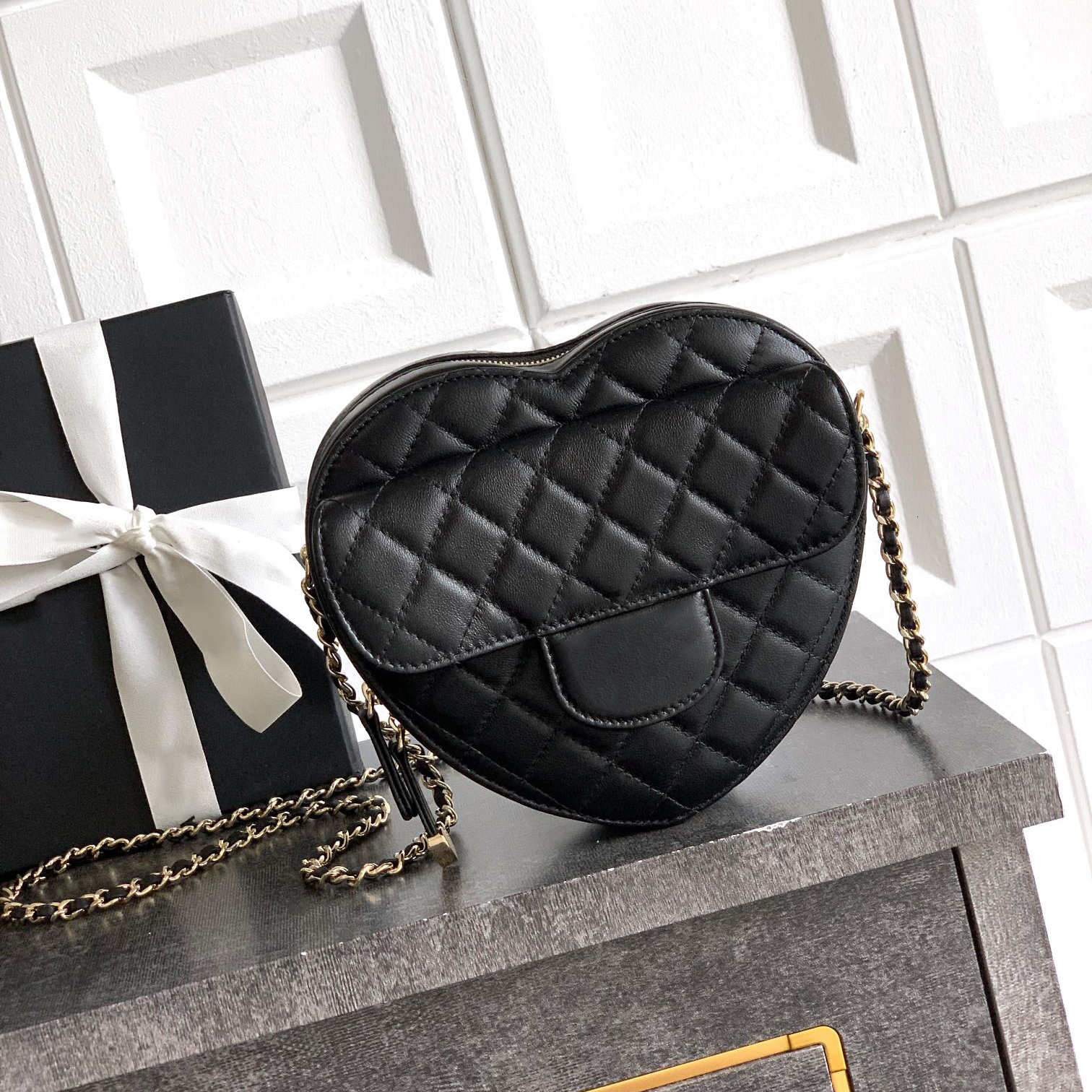 Luxury Designer Love Shaped Heart Bag 12cm 18cm Women Genuine Leather Bags Pink Purse Chain Bag Fashion Shoulder Crossbody Bag Ladies Small Tote Bag AS3191